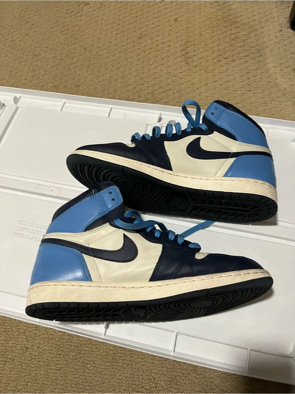 Nike Air Jordan 1 Retro OG High Obsidian UNC 2019 Size 12 555088–140